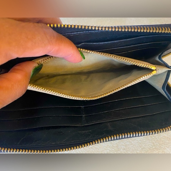 CHLOE Black Leather Zip Around Wallet w/Authentication Card/Box/Dust Bag, EUC - Picture 4 of 9